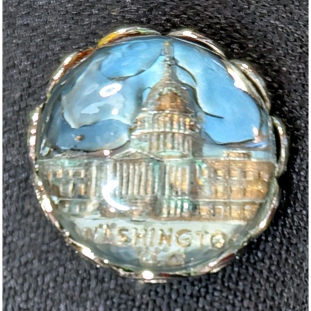Vintage Washington D.C. Capitol Dome Glass Cabochon Souvenir Brooch Pin USA